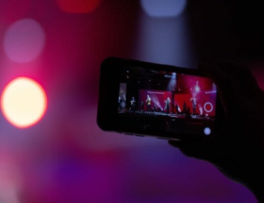 8 Best Webcams for your Social Media Live Streaming Sessions
