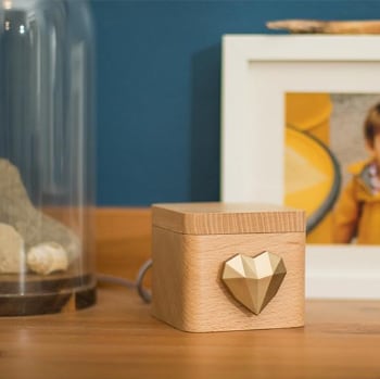 2 Pixel LoveBoxes for Your Valentine