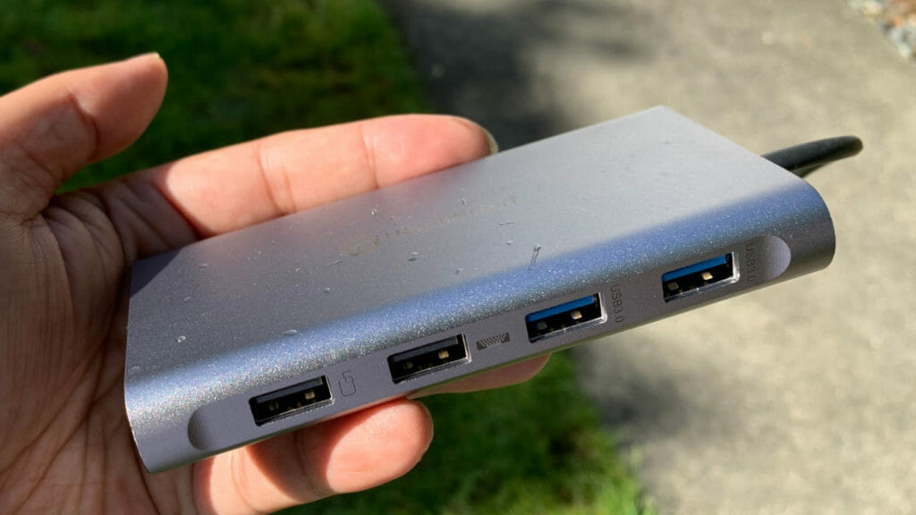 UtechSmart Triple Display Docking Station Connection Ports